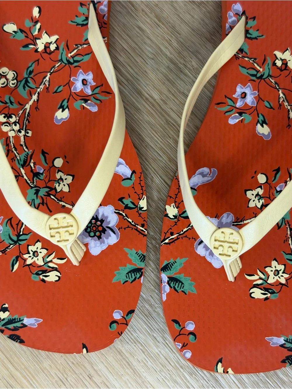 Tory Burch Orange Floral Flip Flops with Cream Straps size 11 flowers coastal
